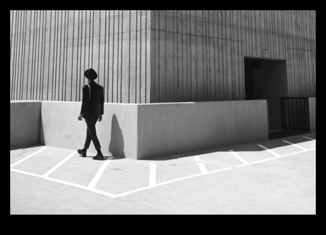 סינכרון סימטריה: שליטה בקומפוזיציה מאוזנת בצילום