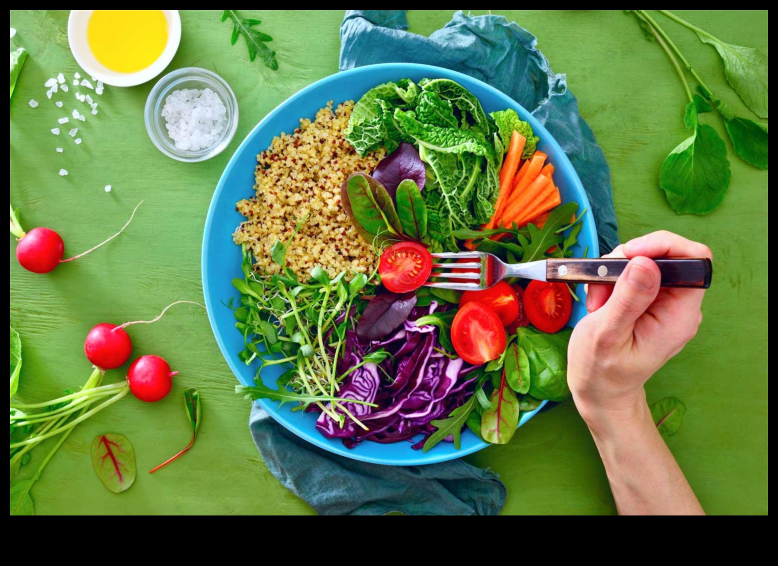 דיאטות עתירות חלבון וויסות הורמונים: השקפה הוליסטית