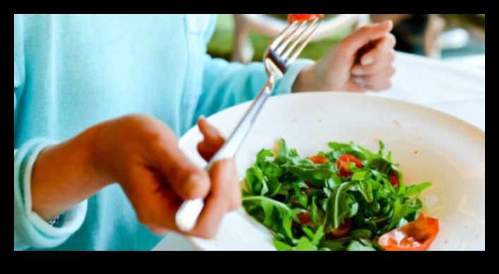 טבעונות ואנטי אייג'ינג: הזנת העור שלך מבפנים