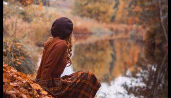 הילות סתיו: לכידת את חמימות הסתיו עם סגנונות צילום עונתיים