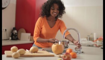 טבעונות ואנטי אייג'ינג: הזנת העור שלך מבפנים