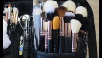 אומנות האיפור התאמה אישית של כלי האיפור: יצירת ערכה המותאמת לצרכים שלך