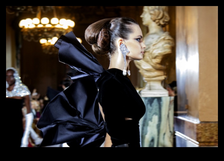 קוטור קולנועי: דרמה ואלגנטיות בצילום אופנה