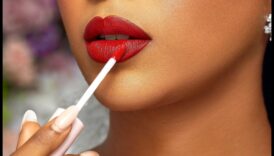 שפתיים קוטור: חקר סגנונות ליפ גלוס אופנתיים