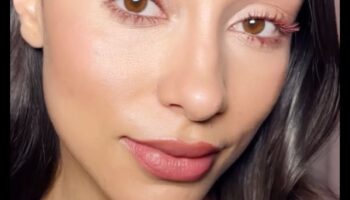 שיפור היופי הטבעי: השגת מראה רך ועדין עם מסקרה